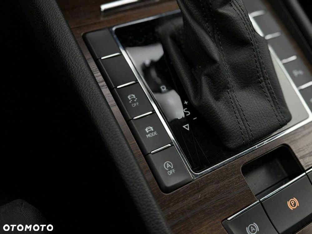 Skoda Superb 2.0 TDI SCR 4x4 Scout DSG - 33