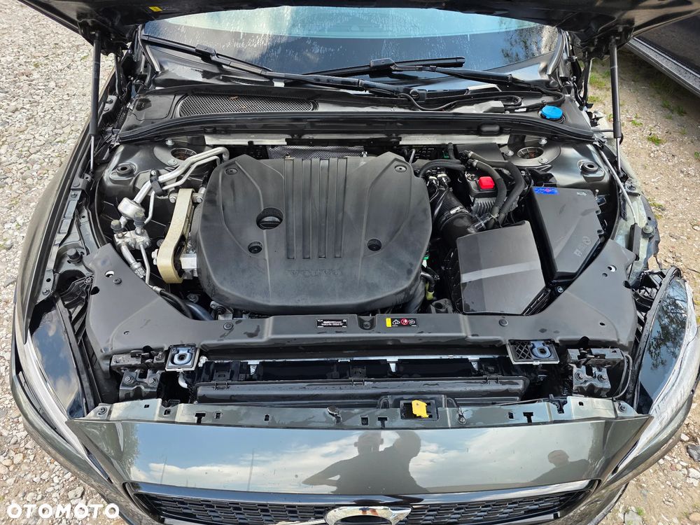 Volvo S60 B4 B R-Design - 35