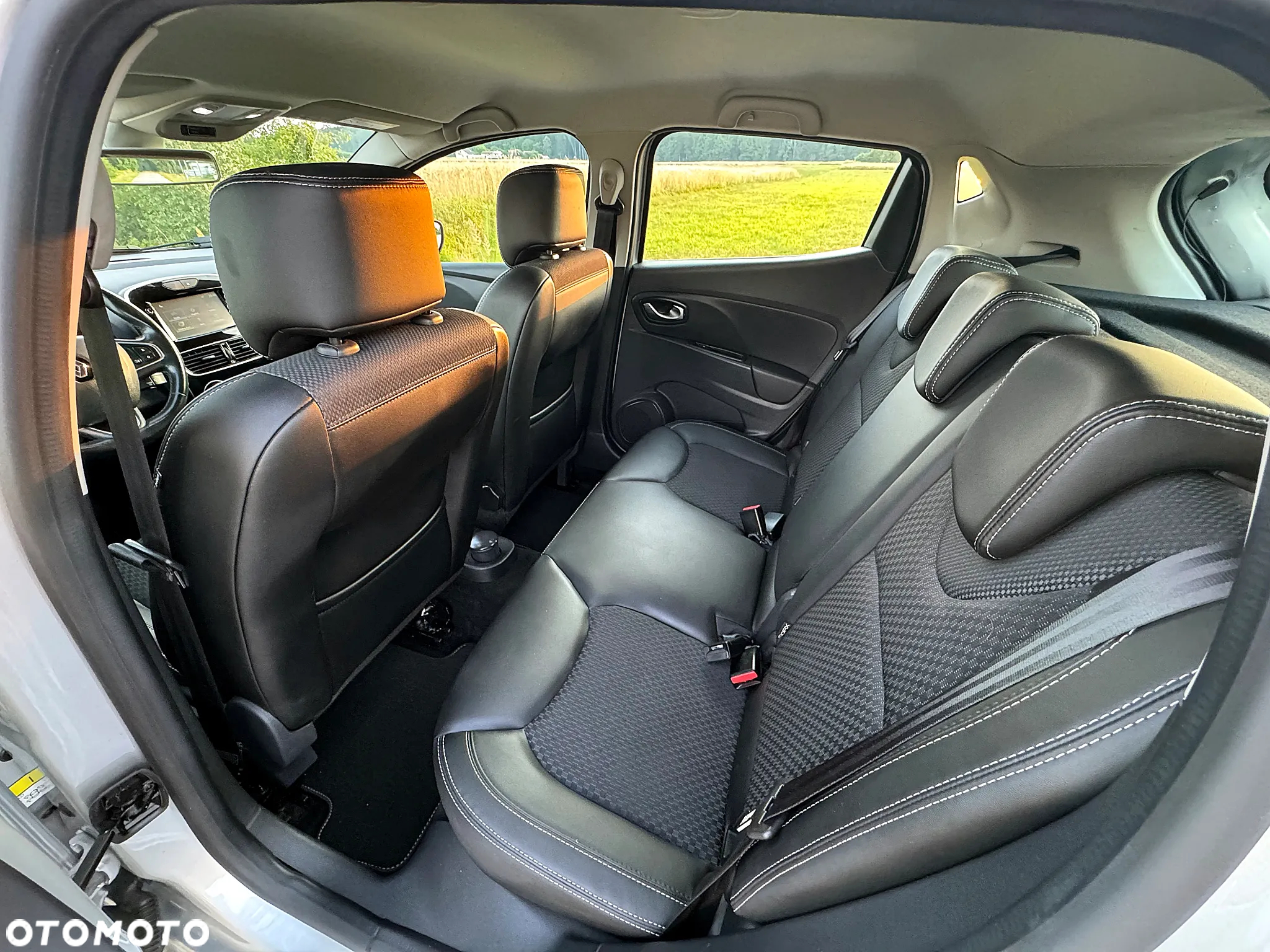 Renault Clio Grandtour Energy TCe 120 EDC Bose Edition - 8