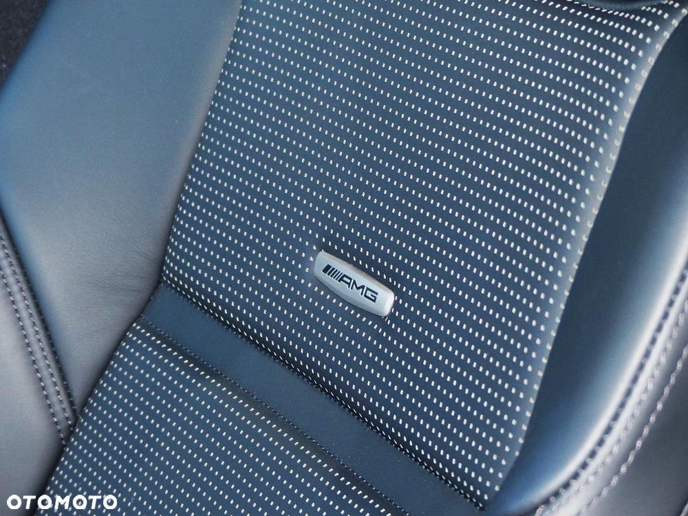 Mercedes-Benz Klasa E 63 AMG S 4-Matic - 17
