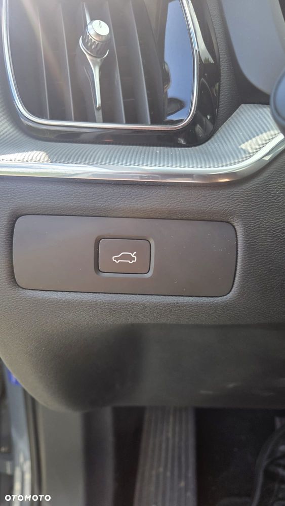 Volvo XC 60 B4 D Plus Dark - 21