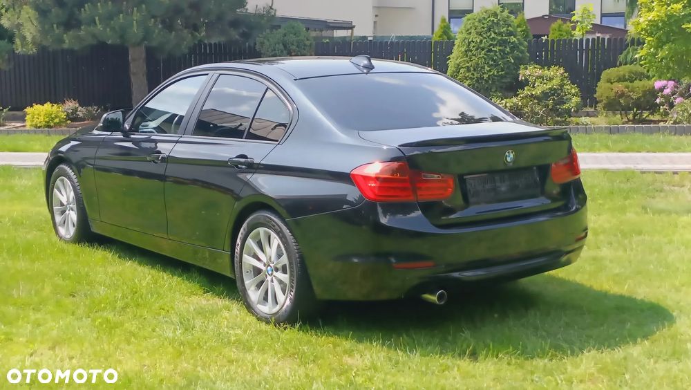 BMW Seria 3 316d Luxury Line - 9