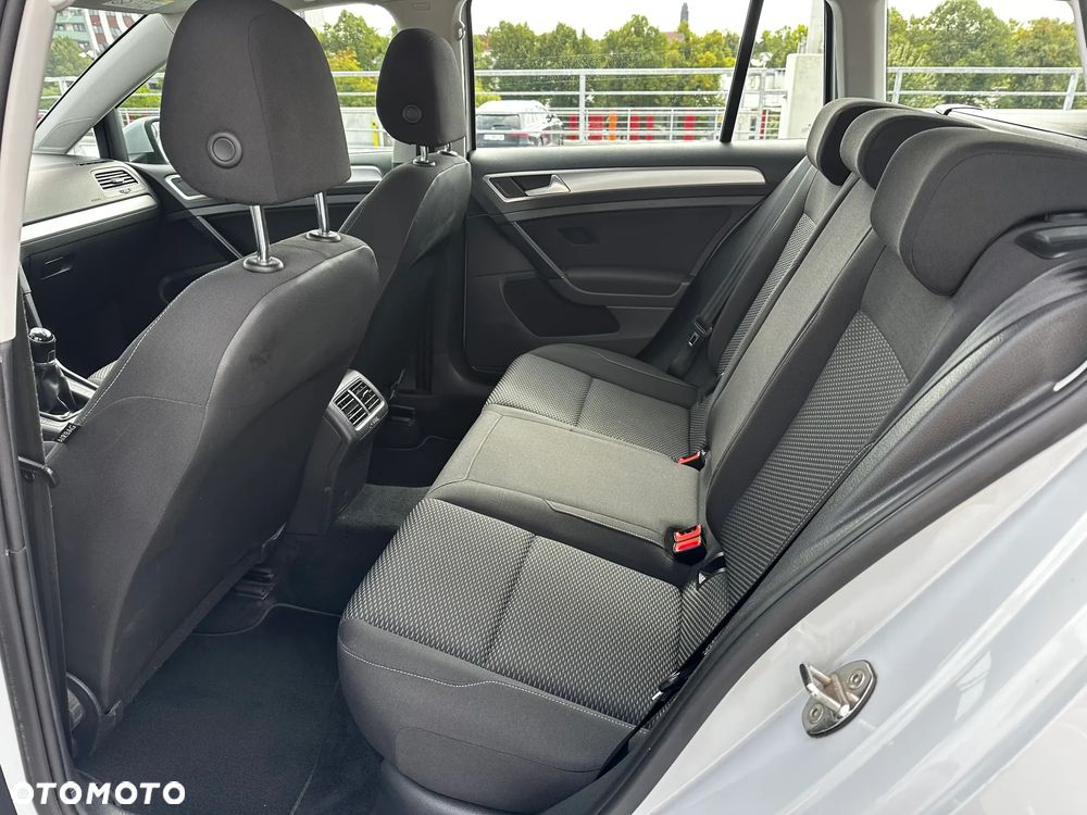 Volkswagen Golf - 13