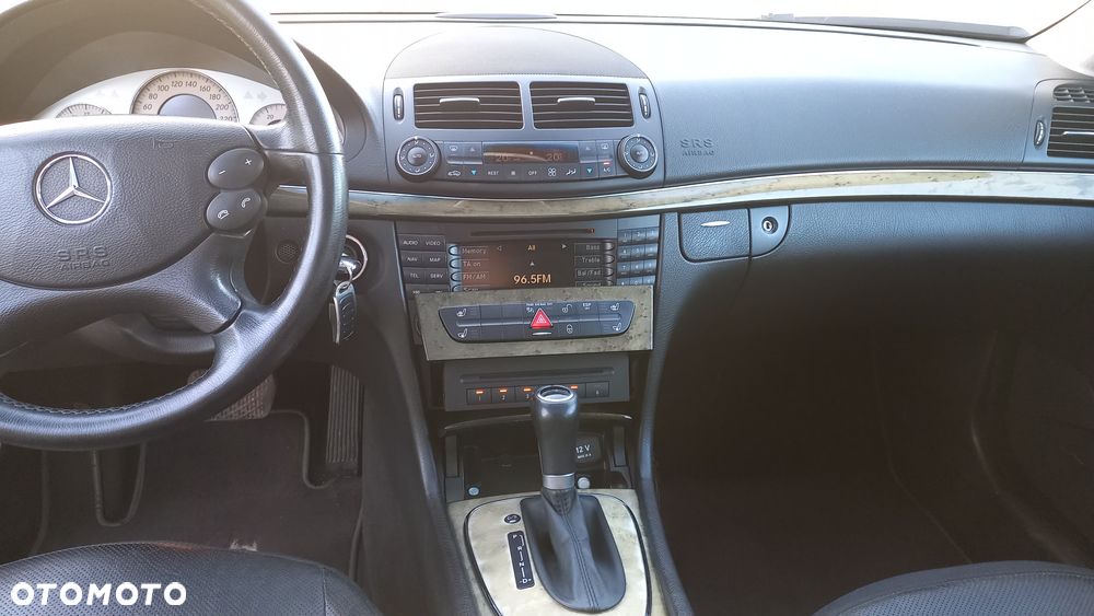 Mercedes-Benz Klasa E 320 CDI 7G-TRONIC Avantgarde DPF - 17