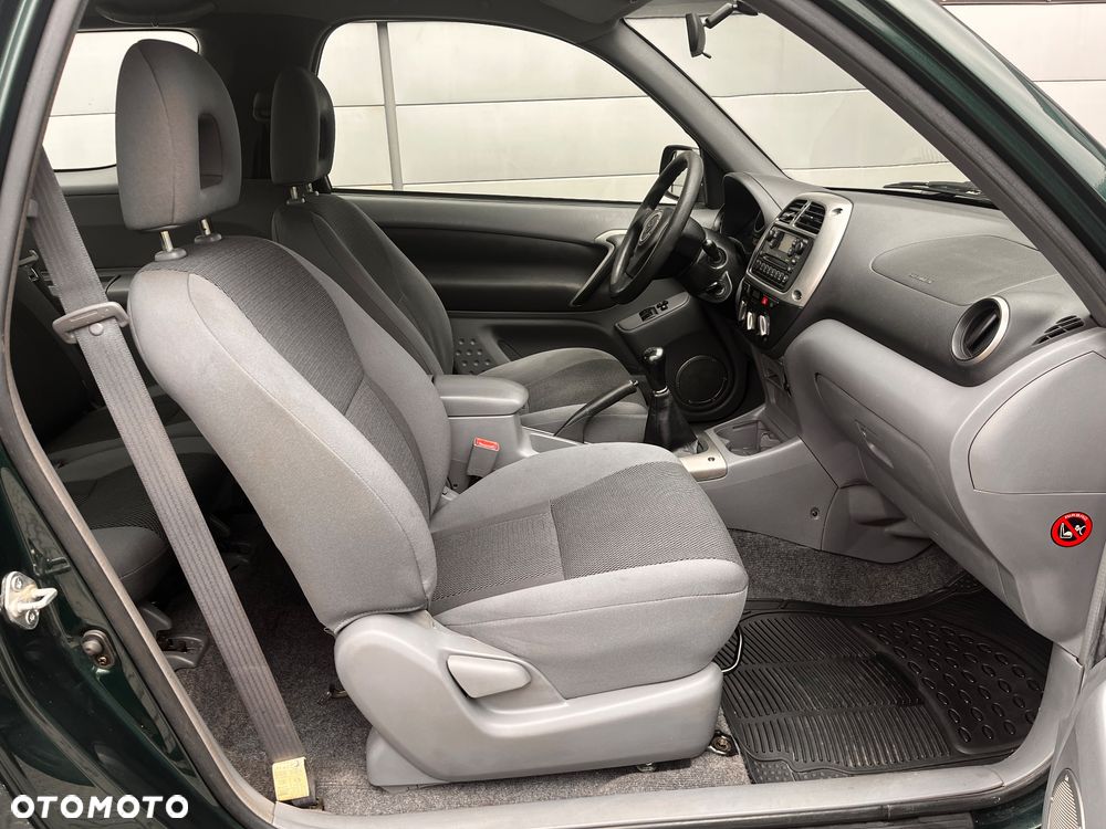 Toyota RAV4 1.8 VVT-i 4x2 - 32