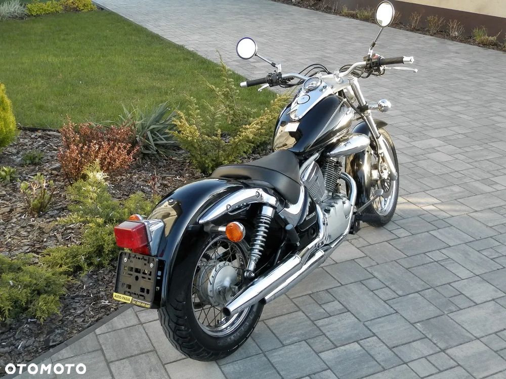 Suzuki Intruder - 3