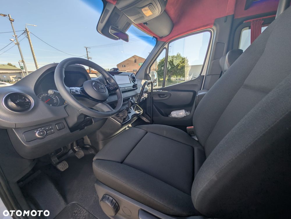 Mercedes-Benz Sprinter 517 - 16