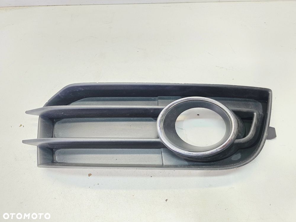 KRATKA HALOGENU ATRAPA ZDERZAKA PRZÓD PRAWA AUDI A1 8X 8X0807682A - 2