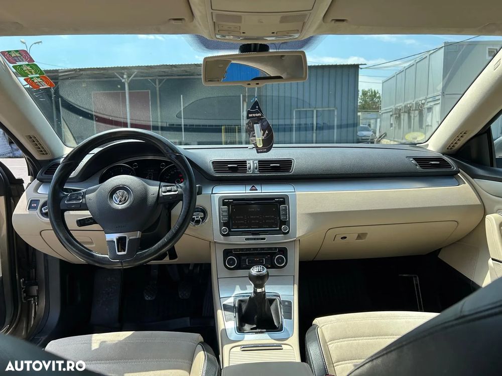 Volkswagen Passat - 21