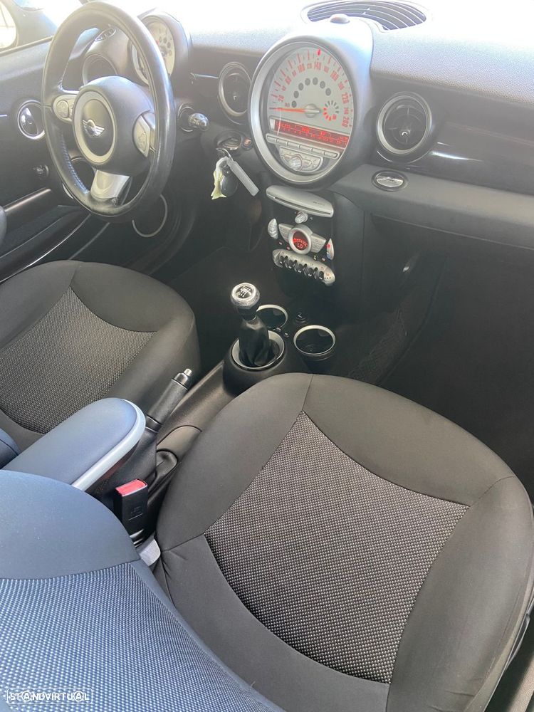 MINI 3 Portas Cooper D - 9