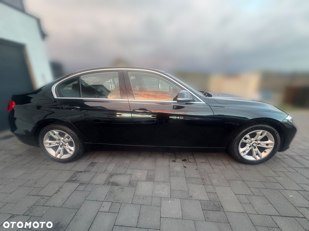 BMW 318I 2012 photo 5