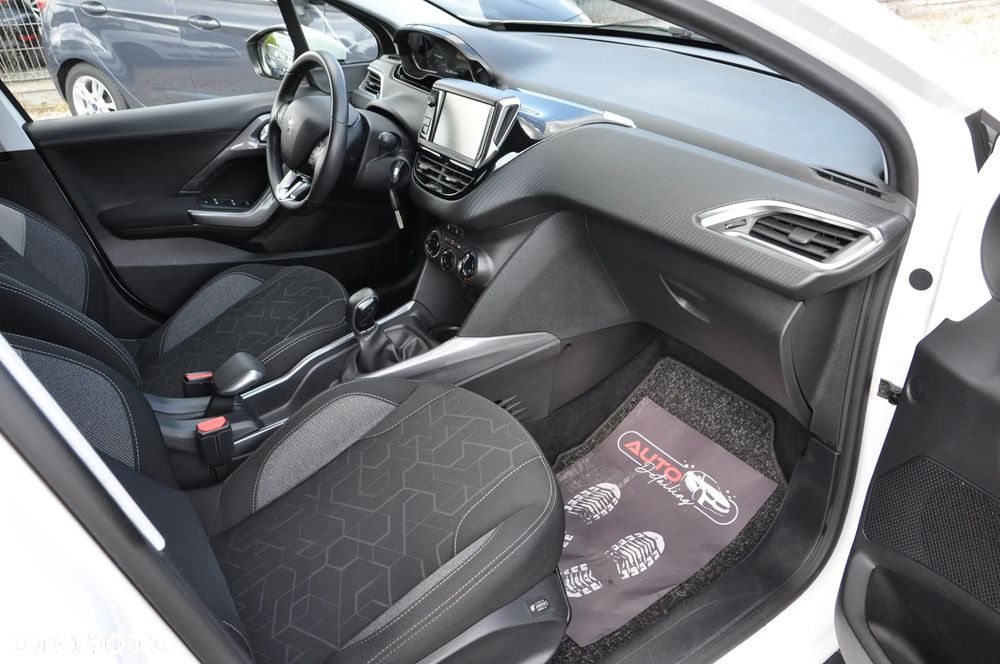 Peugeot 2008 PureTech 82 Active - 11