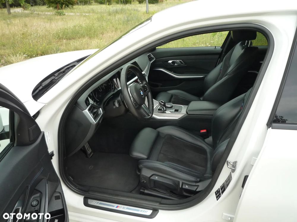 BMW Seria 3 330i M Sport sport - 19