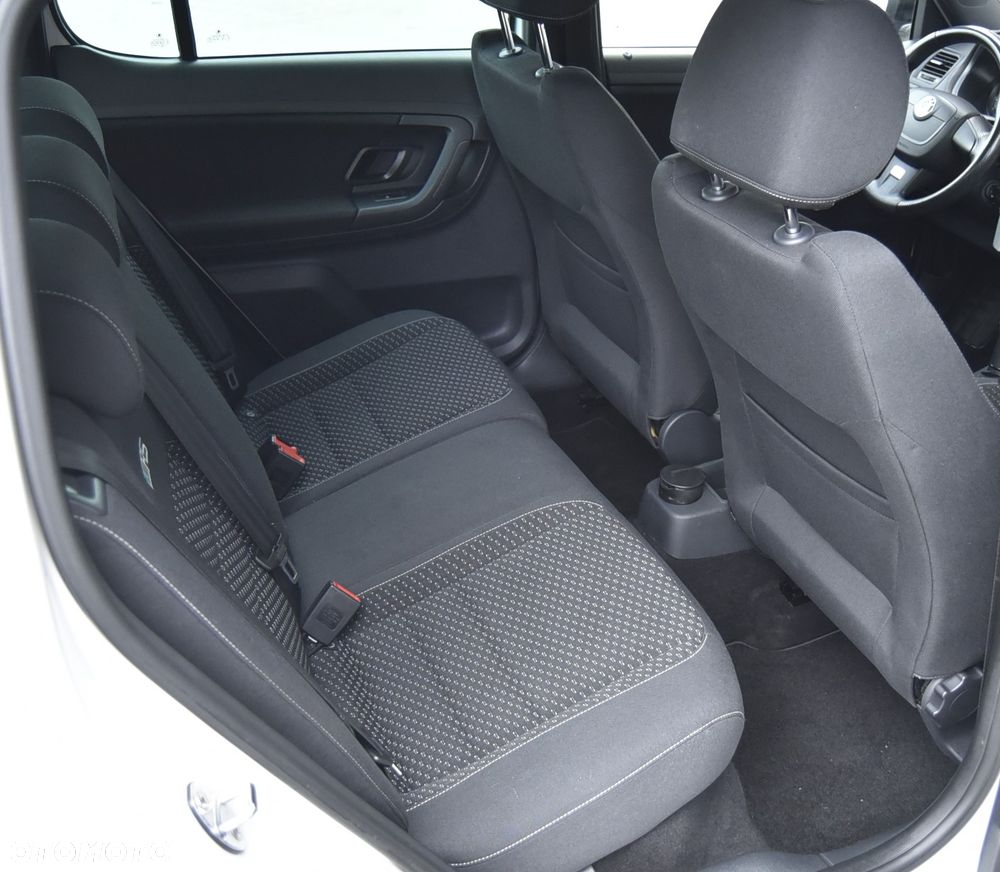 Skoda Fabia 1.4 TSI DSG RS - 23