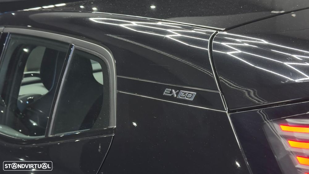 Volvo EX30 Single Motor Extended Range RWD Core - 9