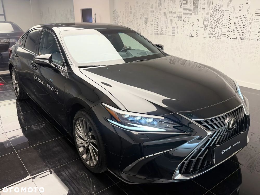 Lexus ES - 4