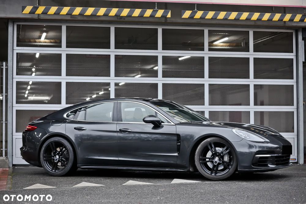 Porsche Panamera 4S - 3