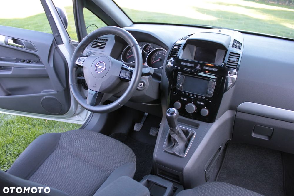 Opel Zafira - 22