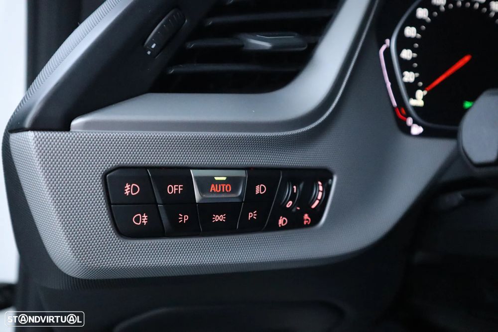 BMW 118 i Aut. Advantage - 16