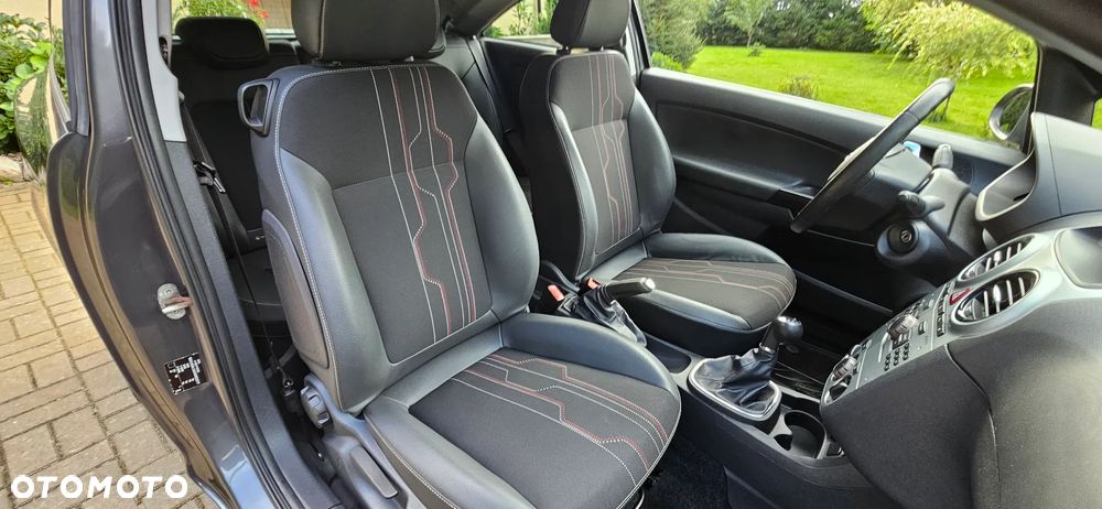 Opel Corsa 1.4 16V 150 Jahre - 8