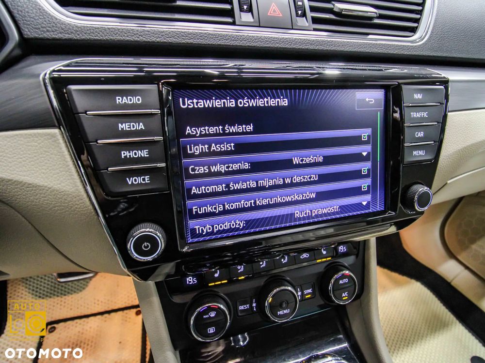 Skoda Superb 2.0 TDI Style DSG - 26