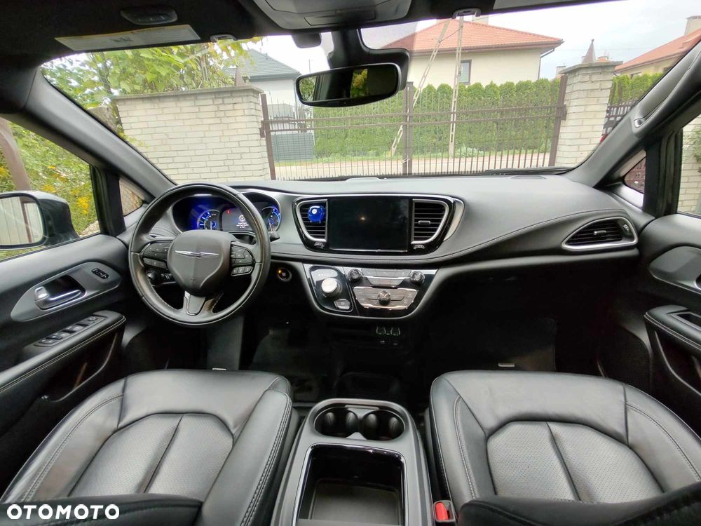 Chrysler Pacifica - 5