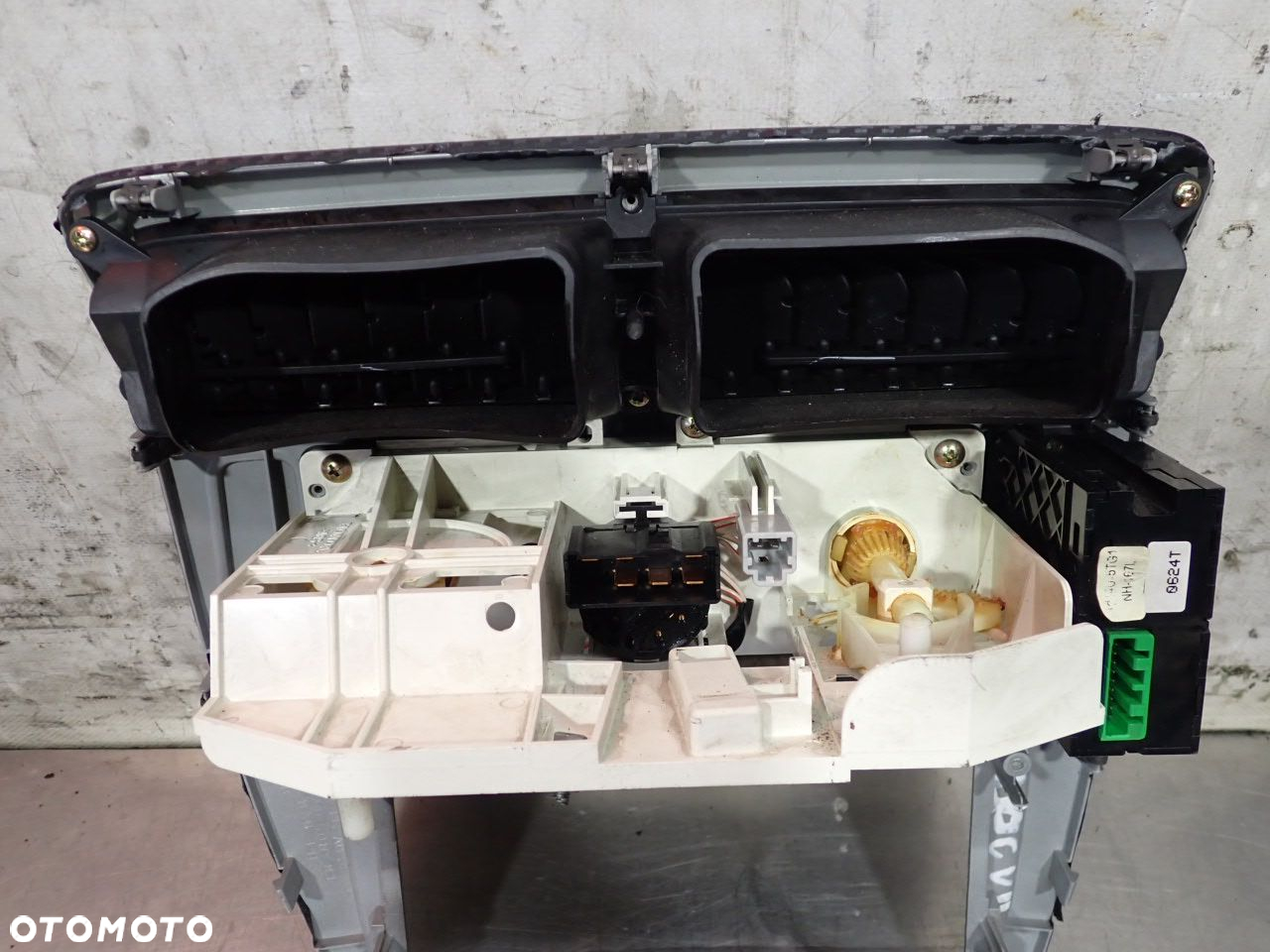 KONSOLA ŚRODKOWA PANEL STEROWANIA NAWIEWU HONDA CIVIC VII - 7