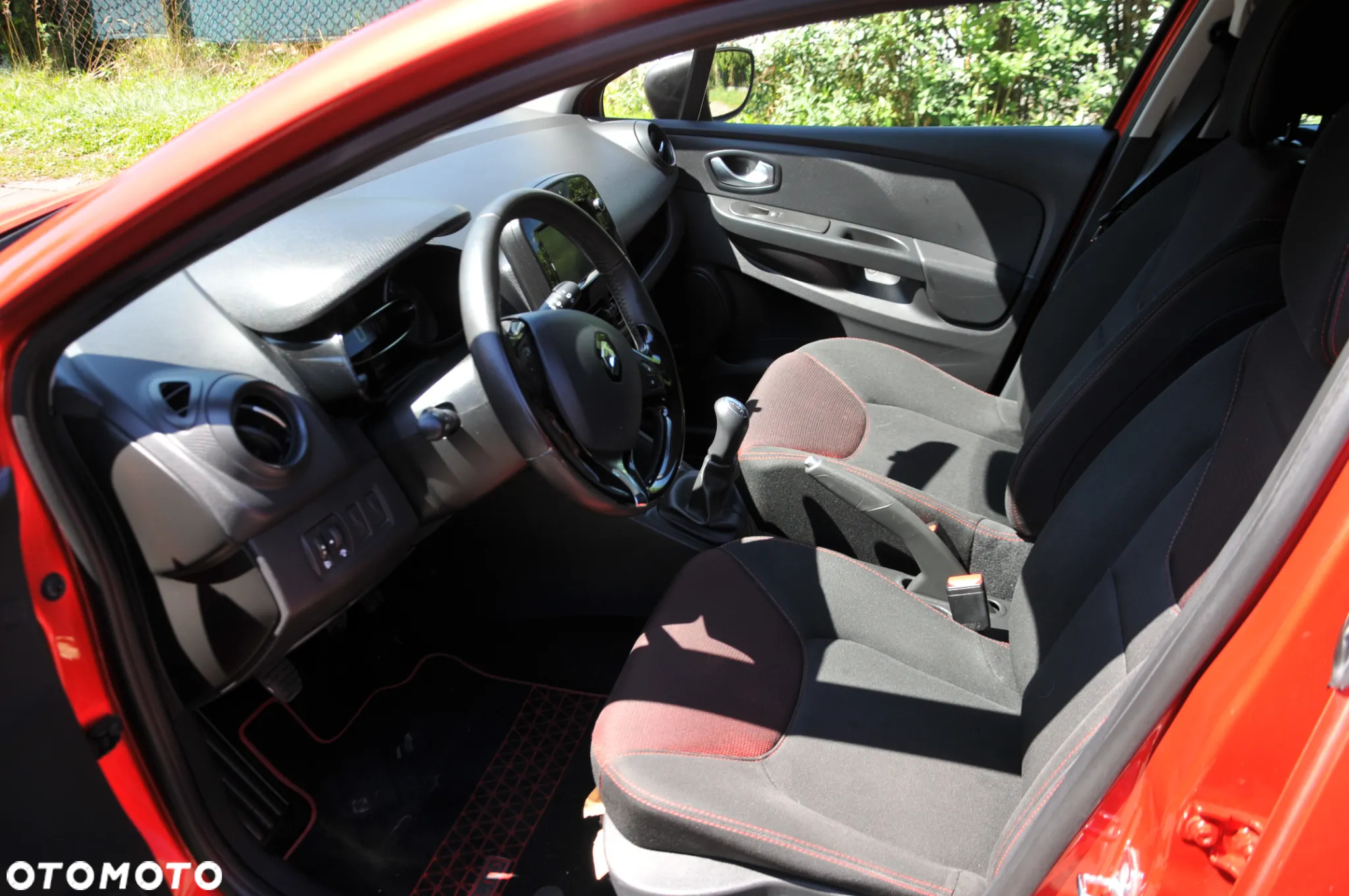 Renault Clio 1.2 16V 75 LIMITED - 21