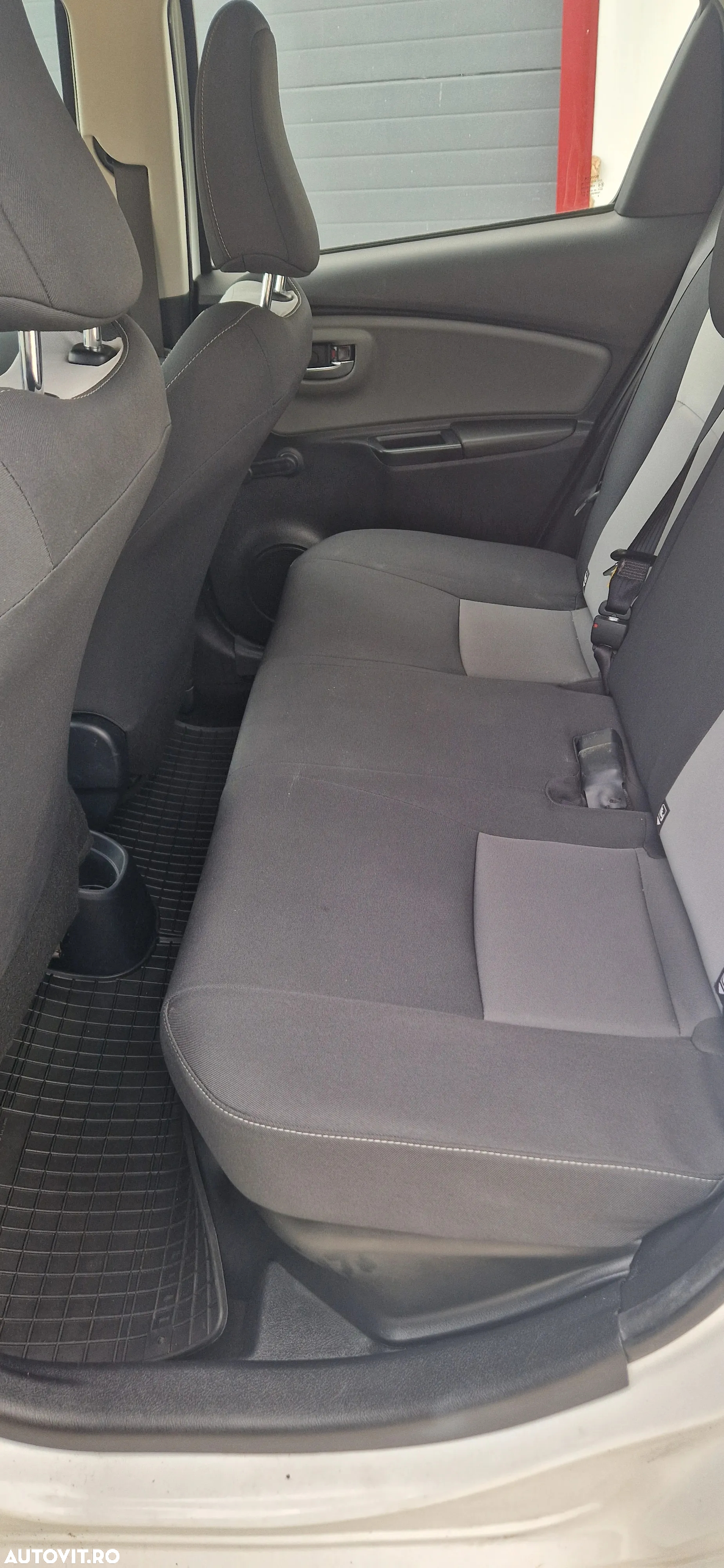 Toyota Yaris Hybrid 1.5 VVT-i - 9