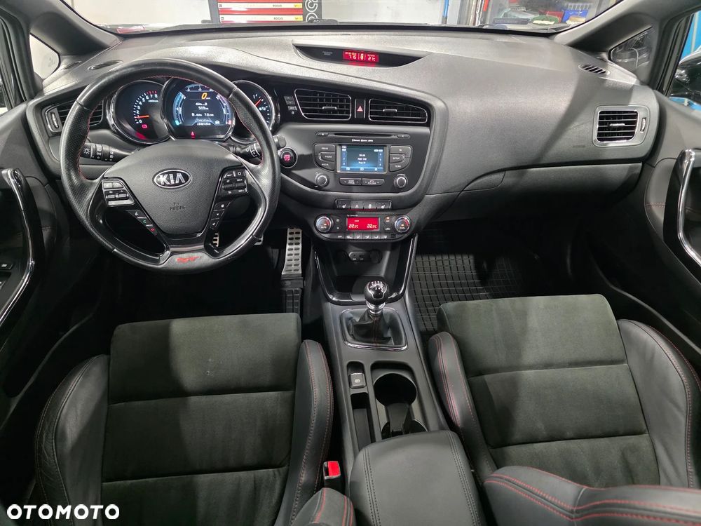Kia Ceed 1.6 T-GDI GT - 27