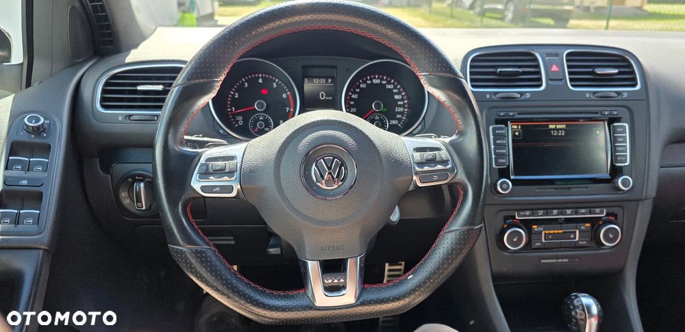 Volkswagen Golf 2.0 GTI DSG adidas - 16