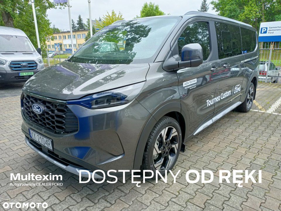 Ford Tourneo Custom - 1