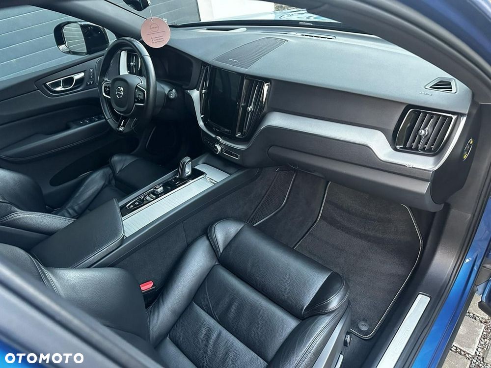 Volvo XC 60 D5 SCR AWD R-Design - 10