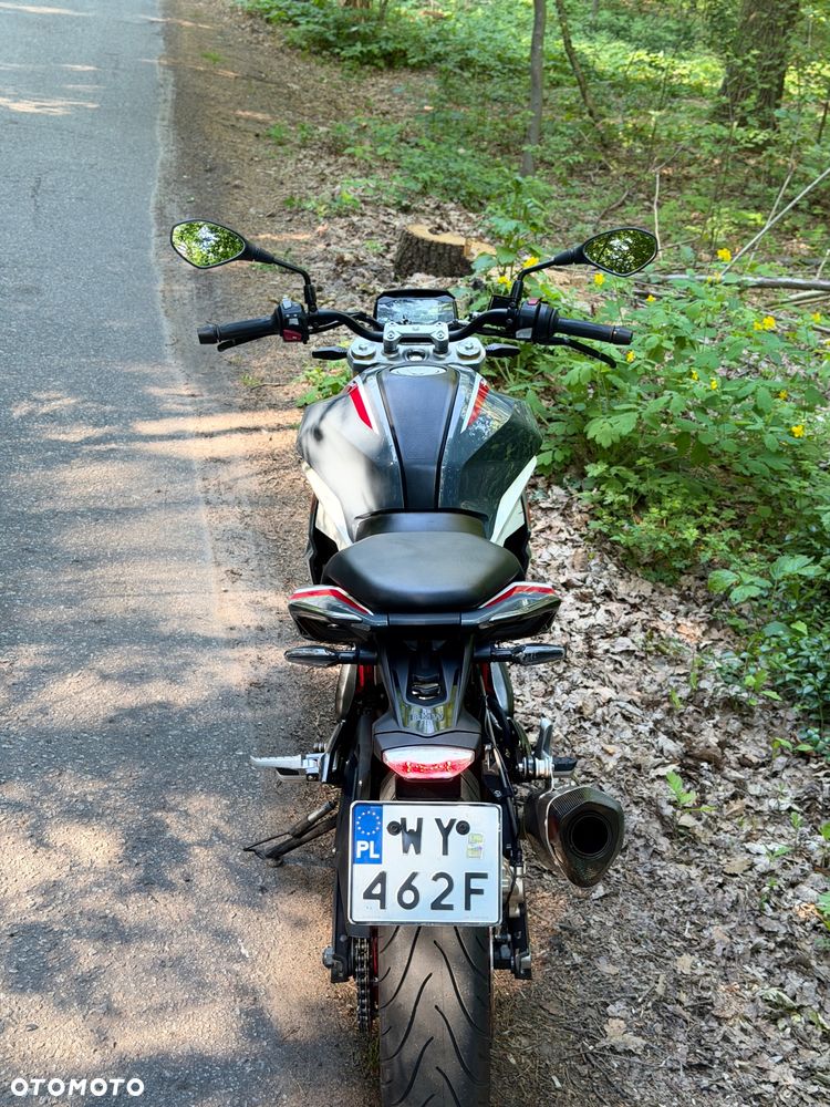 BMW G - 8