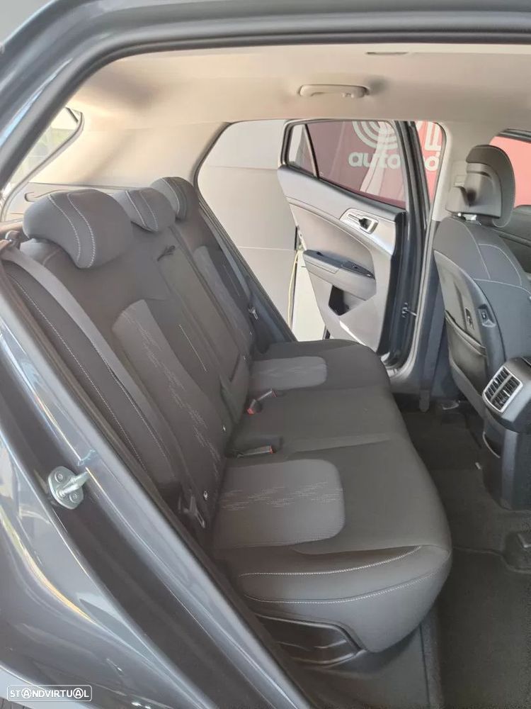 Kia Sportage 1.6 T-GDi Tech 7DCT - 17