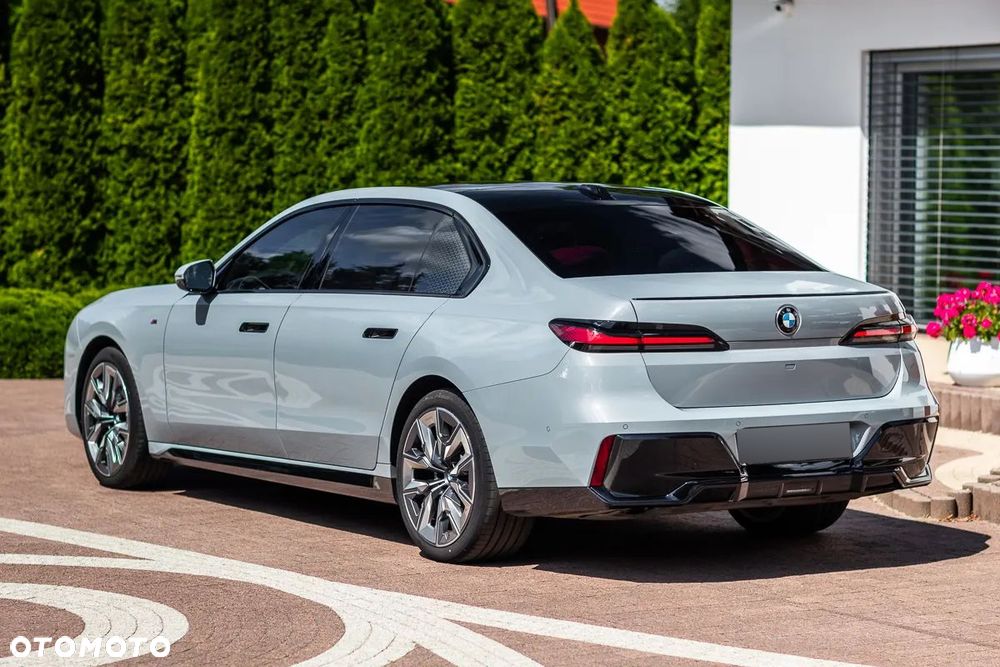 BMW Seria 7 740d xDrive mHEV Individual Edition sport - 12
