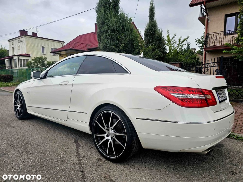Mercedes-Benz Klasa E 250 BlueEFFICIENCY 7G-TRONIC Avantgarde - 12