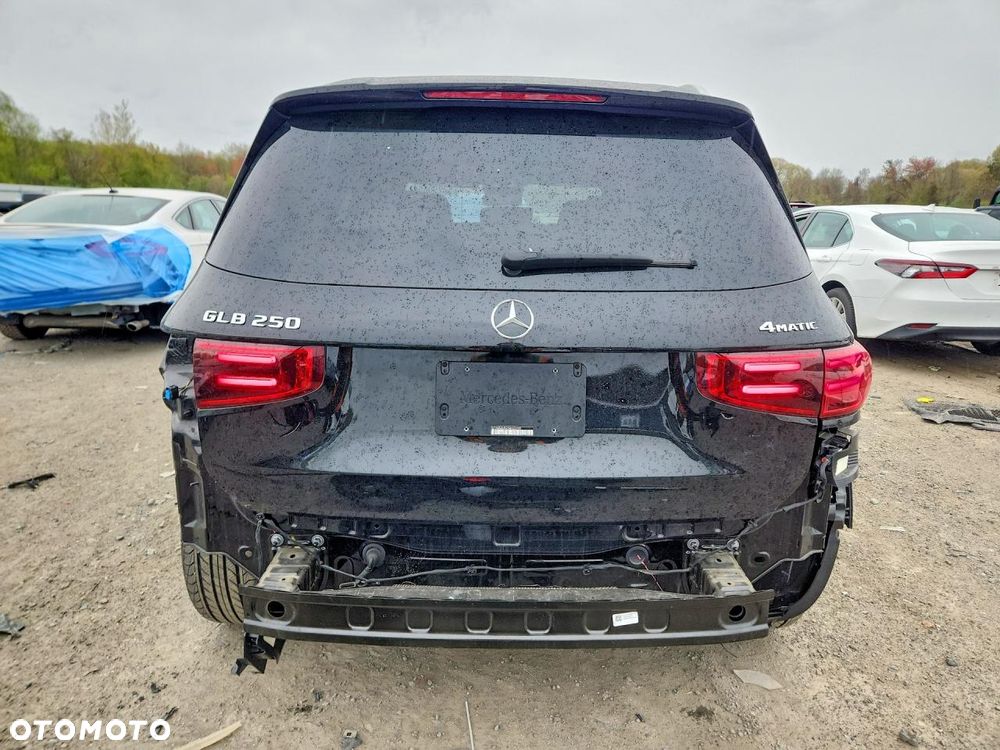 Mercedes-Benz GLB - 7