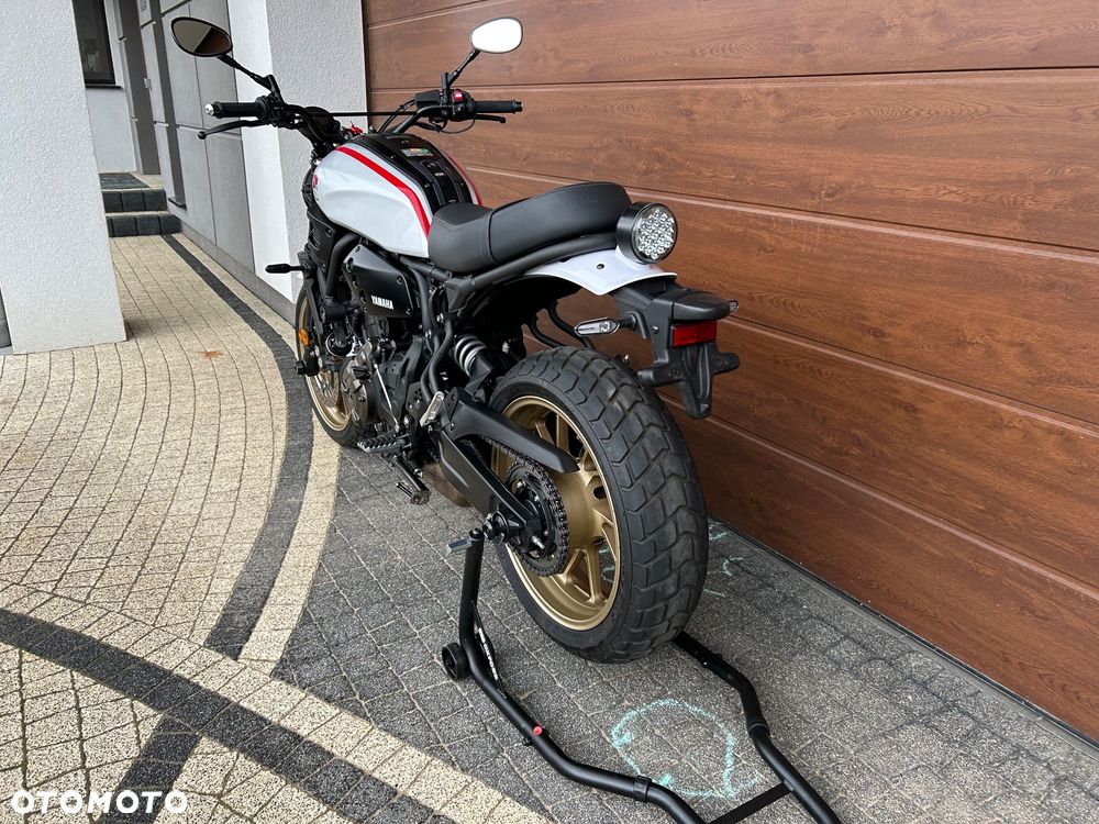 Yamaha XSR - 17