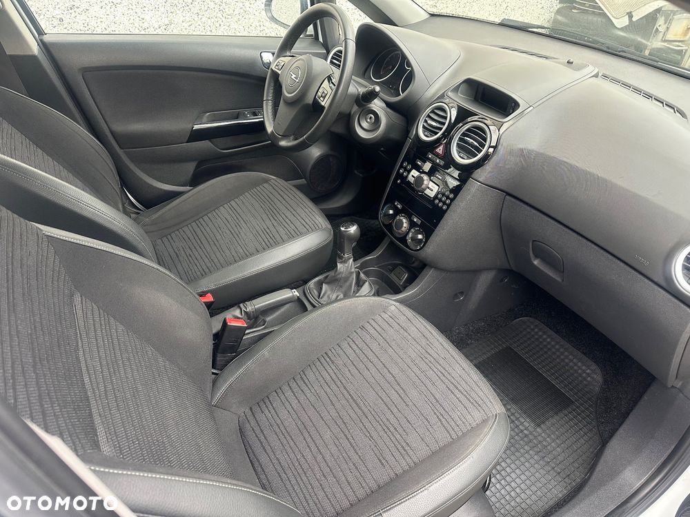 Opel Corsa 1.2 16V Cosmo - 5