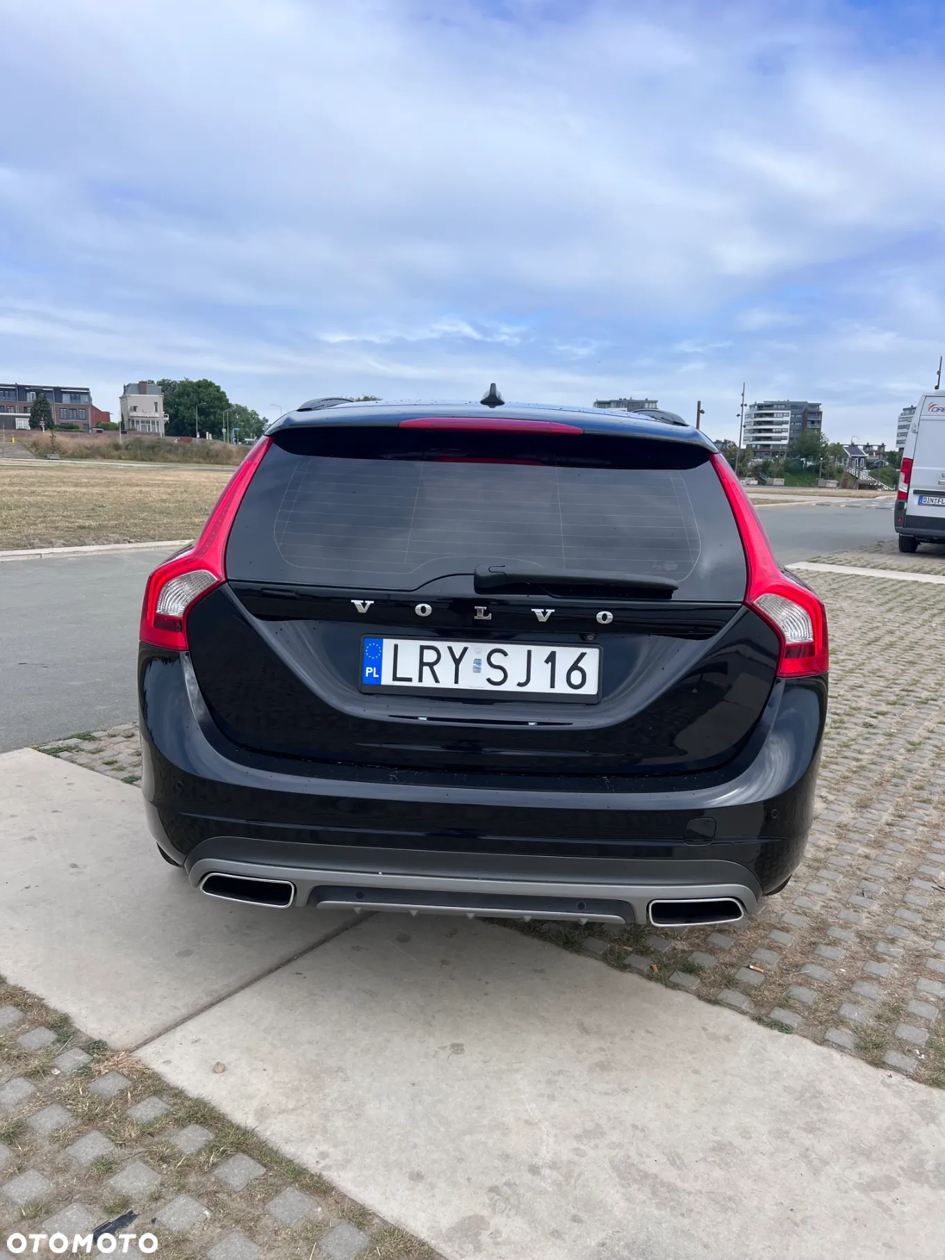 Volvo V60 D4 Drive-E Momentum - 4