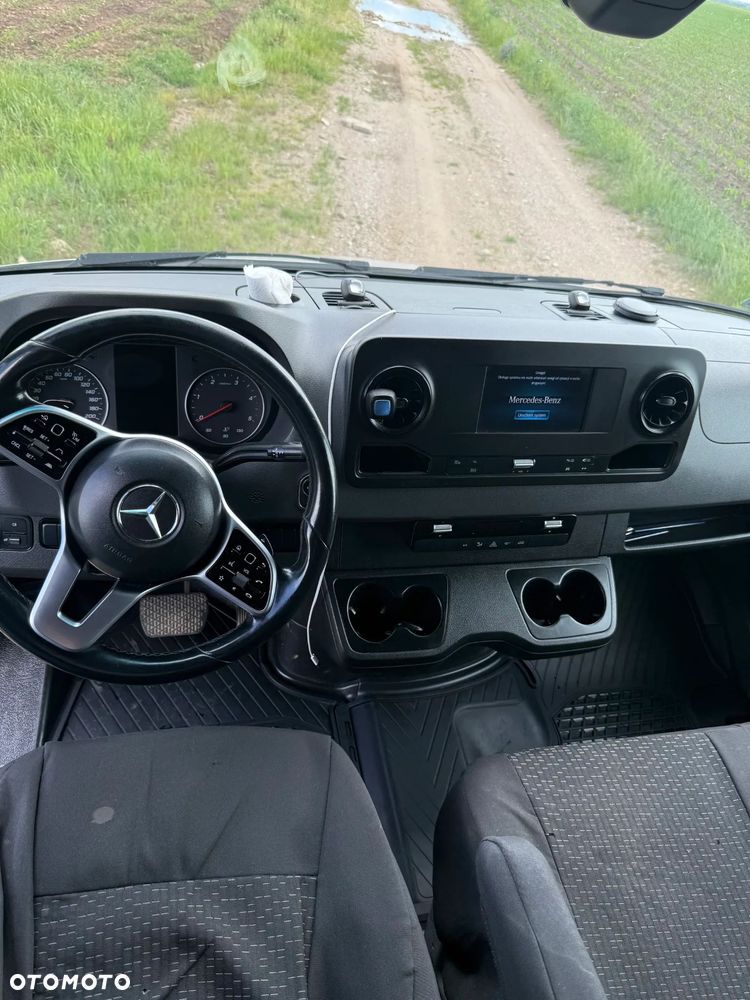 Mercedes-Benz Sprinter - 15