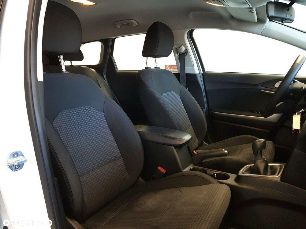 Kia Ceed 1.6 CRDi mHEV S - 23