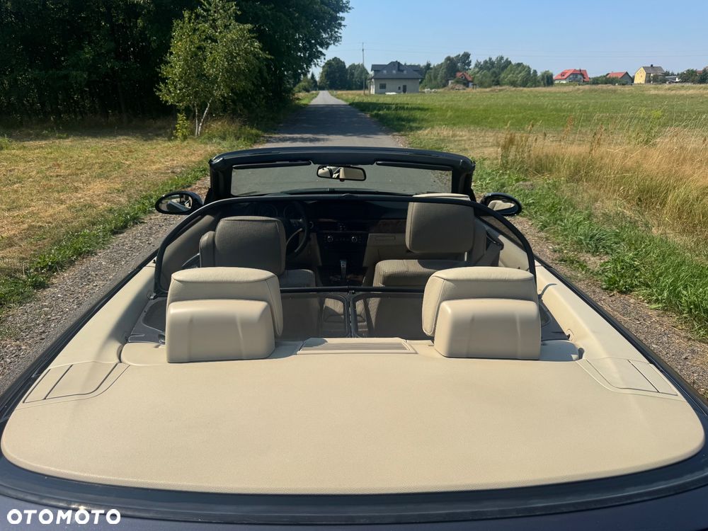 BMW Seria 3 325i - 4