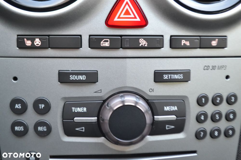 Opel Corsa 1.4 Cosmo - 23