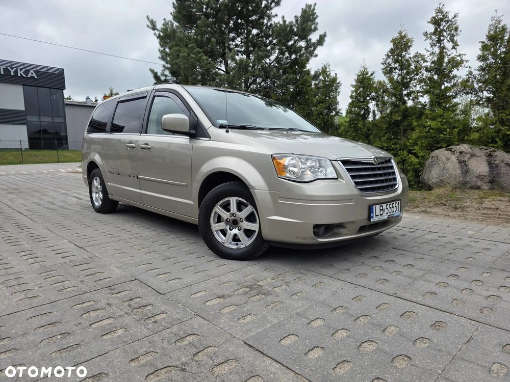 Chrysler Town & Country - 1