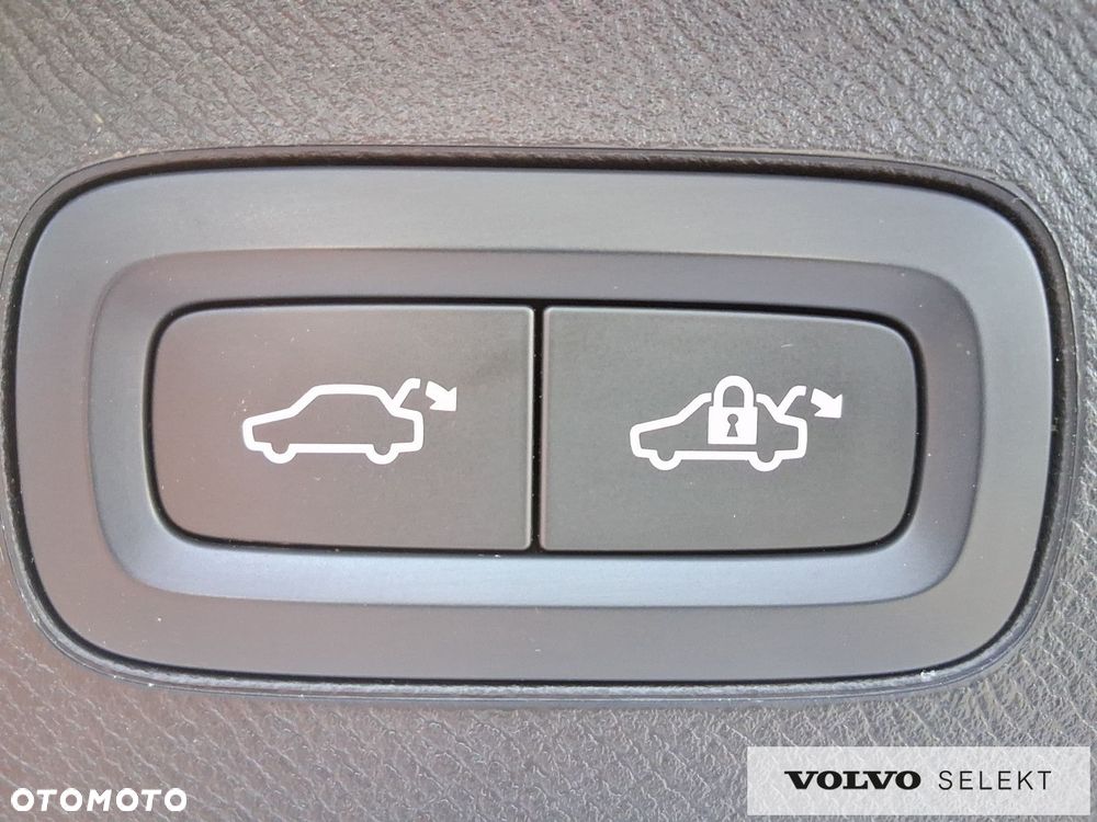 Volvo XC 90 - 30