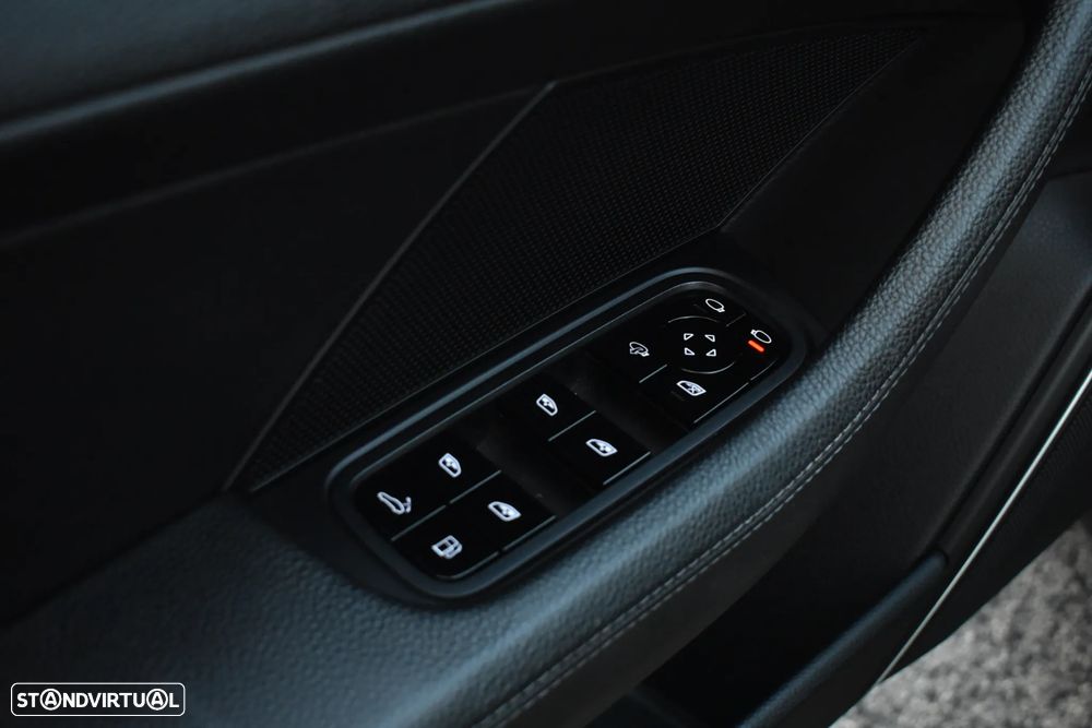 Porsche Panamera Sport Turismo 4 E-Hybrid Platinum Edition - 25