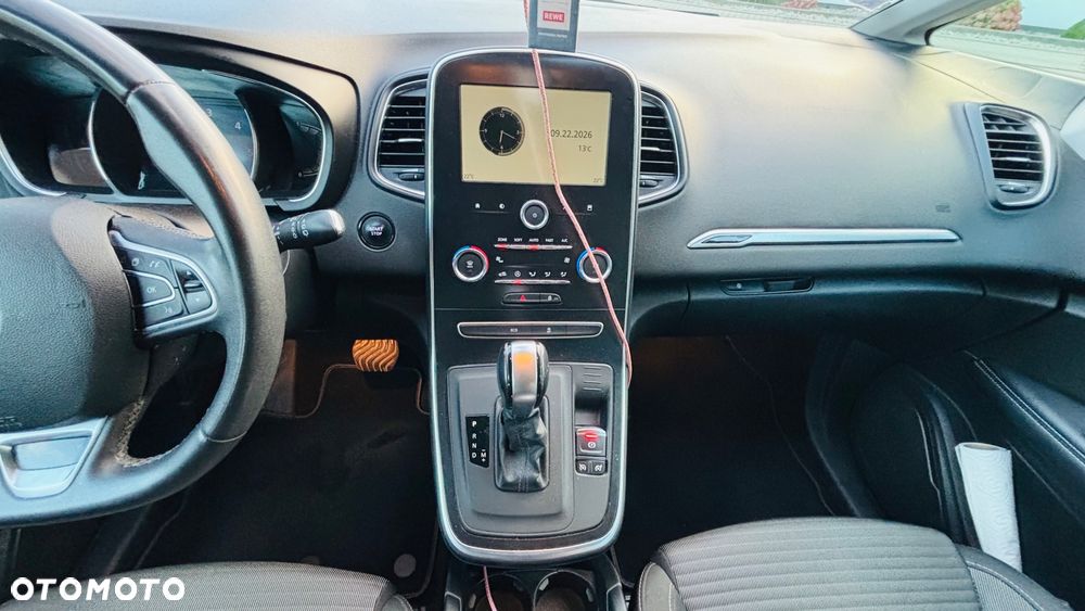 Renault Grand Scenic - 22