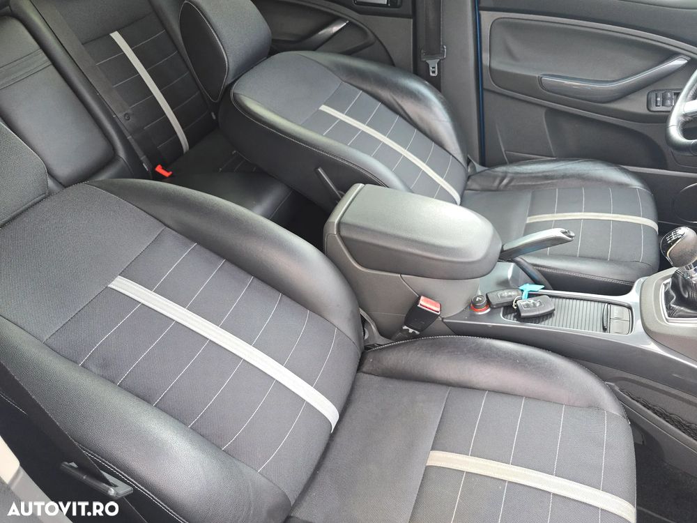Ford Kuga 2.0 TDCi 4x4 Titanium - 10